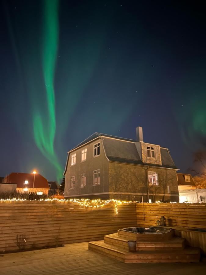 Lovely Studio Apartment With Hot Tub Reykjavík Zewnętrze zdjęcie